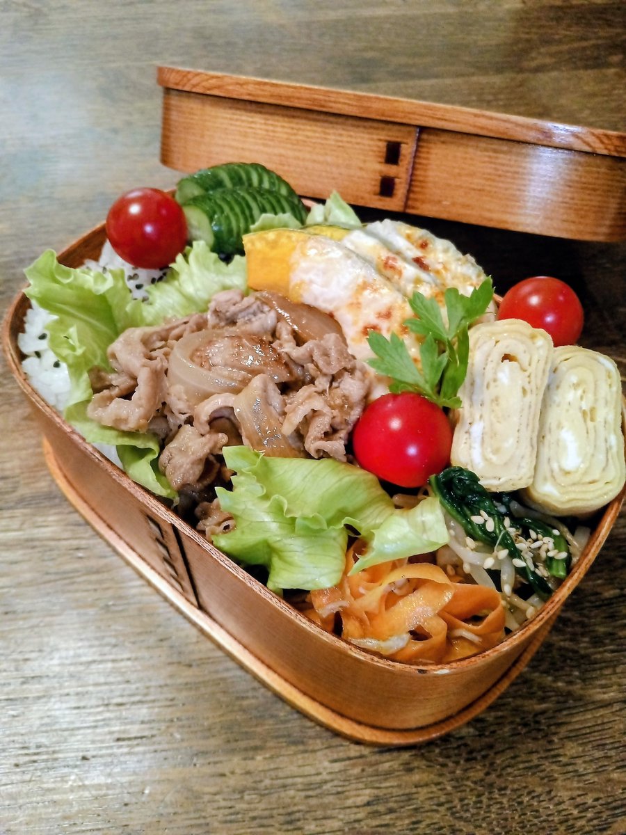 OKA20250413's tweet photo. 今日の高校生息子へのお弁当🍱
豚肉が続いておりますが…😂生姜焼き弁当です🐷✨
昨日、帰宅した息子の第一声が「今日の弁当めっちゃ美味しかった！」でした😳💖
嬉しすぎる〜🥳🎉
とっても元気をもらえました☺️✨🍀
やっぱり、言葉で伝えてもらえると嬉しさ増し増しですね⤴️✨
息子、ありがと🥰 https://t.co/qc6V10jdnH