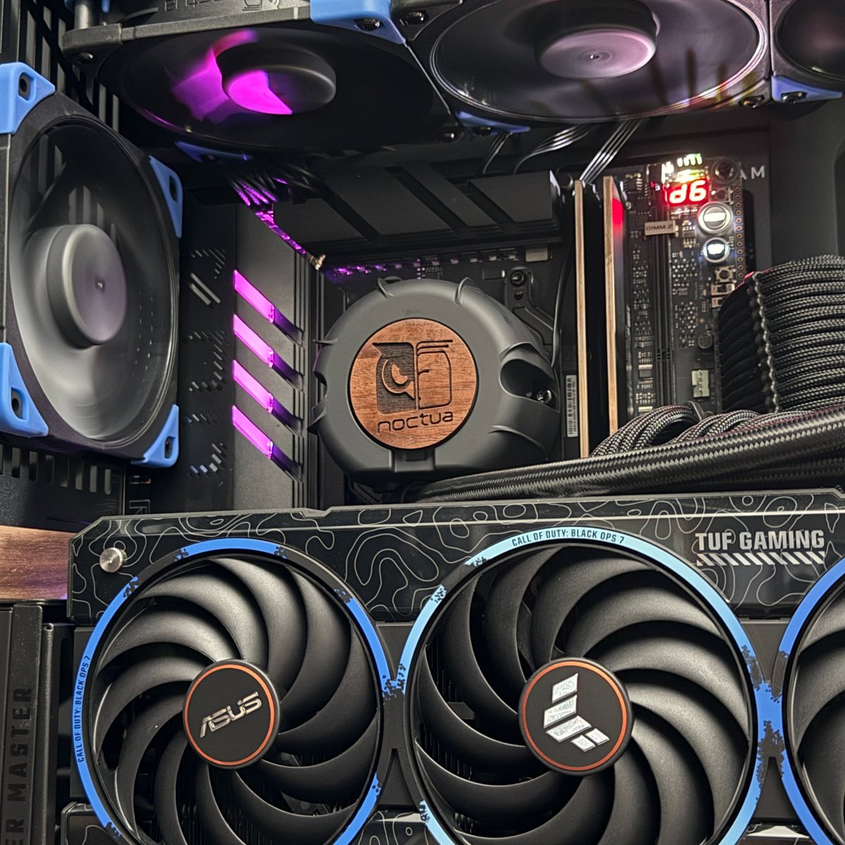 XPCMTeam's tweet photo. BLACK OPS WALNUT BUILD by Jason Balok 

#pcbuild #pcsetup #pcmodding #gamingpc #custompc #xpcm #watercooling https://t.co/Wkku6qdSym