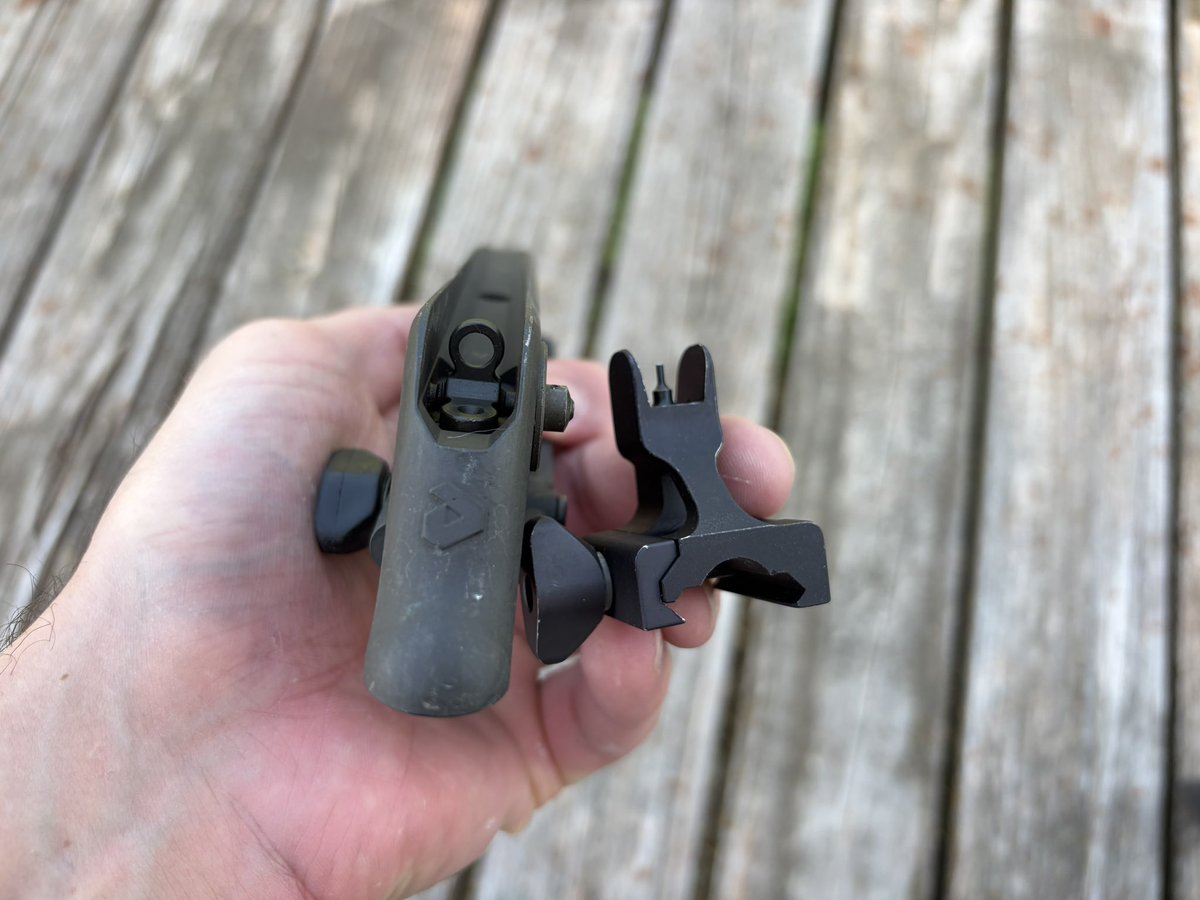 SpencerAly0's tweet photo. Diemaco/Colt Canada carry handle https://t.co/9iZpnaXPWs