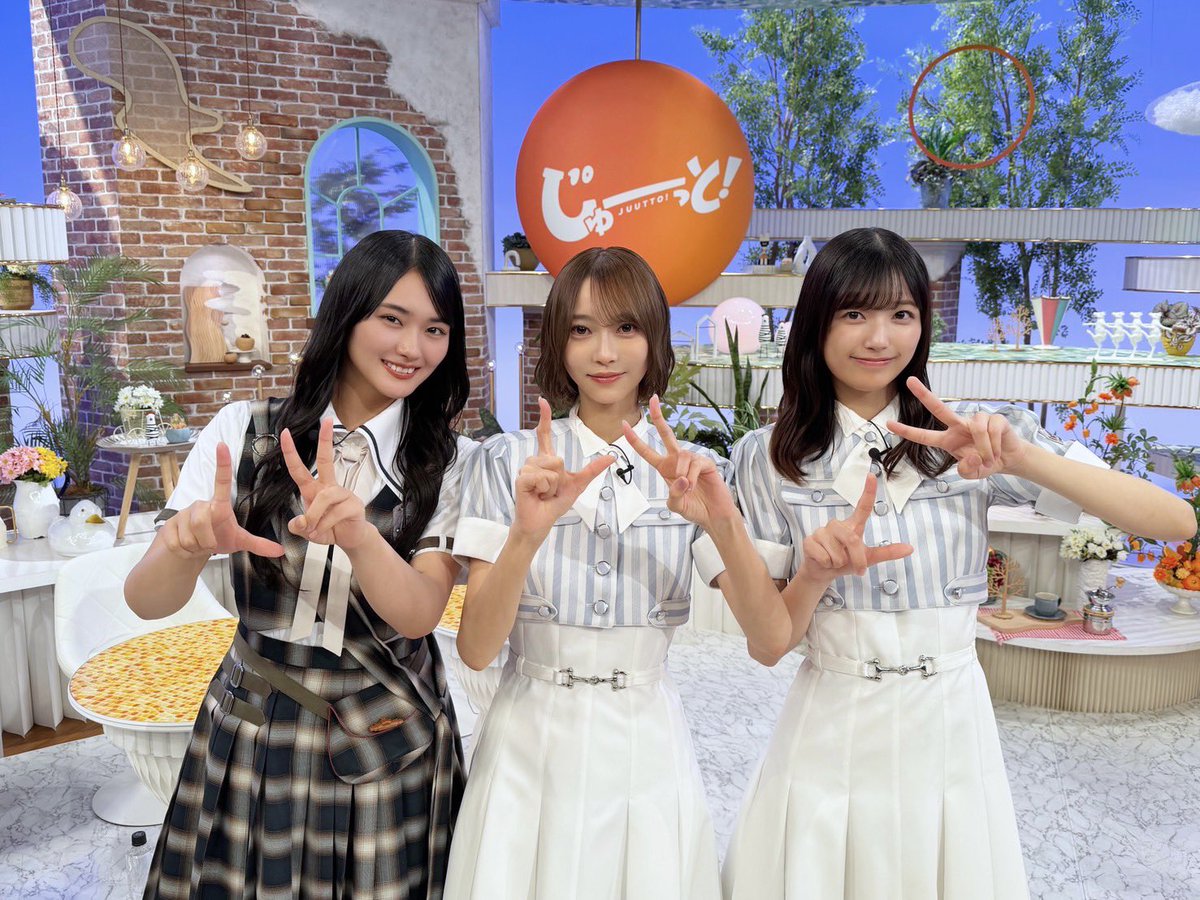 nogizaka46's tweet photo. 読売テレビ「テッパン朝ライブ じゅーっと！」
に #弓木奈於 #五百城茉央 が
#櫻坂46 の #山﨑天 さんと一緒に出演してきました💜🩷

ご覧いただいた方ありがとうございます🫶🏼

このあとも #青葉坂46オーディション キャンペーンを
TEAM関西で盛り上げていきます🤩✨

https://t.co/HMpRZzBwLS

#じゅーっと ！
#青葉坂46
#乃木坂46
