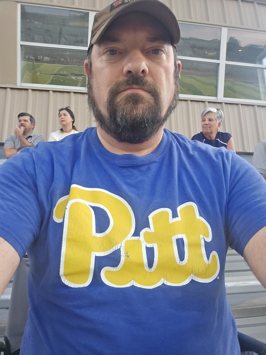 WVPitt's tweet photo. Only problem with Thursday Pitt games is my son's JV games are tonight. Got the #H2P in the ear.
#GoClover #GoPanthers #BeatYork #BeatCuse https://t.co/RcyzaiTVaZ