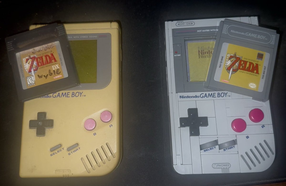 Goochdolphin's tweet photo. my og gameboy has seen better days but wow such an great build, even the buttons feel and move exactly the same as the original https://t.co/gUZTTZ6JTb