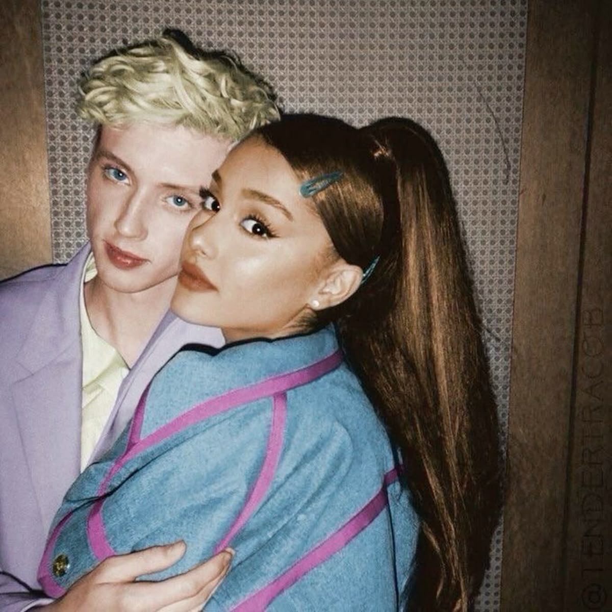 theegrandeheels's tweet photo. ariana grande shows support to troye sivan’s new song via instagram:

“brightest star 
i love you” https://t.co/mwKFjiUXXH