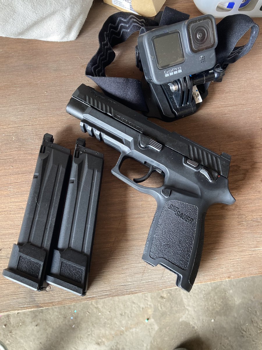 shugars14's tweet photo. 頼むから月曜日まで天気もってくれよー
やっと今シーズン初のゲームなんだからよー https://t.co/3mQRtIWjdf