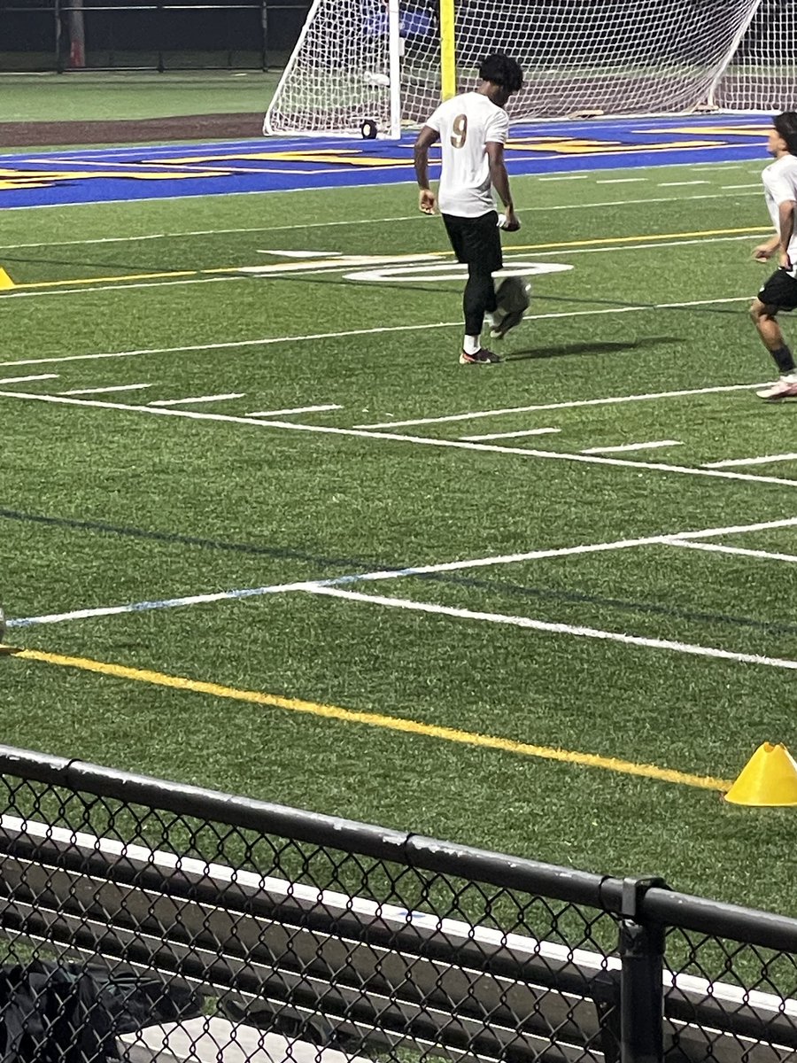 ProdByWay_'s tweet photo. Im at my brothers semi pro game and ive been cheesing the whole time lmao. Gwaaan yuteeee https://t.co/9V7Ev0ApR6