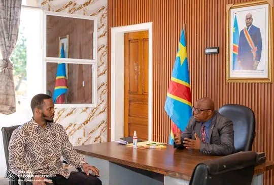 RogeroLohale's tweet photo. 🇨🇩 Sud-Ubangi | Gemena

Ce jeudi 17 septembre 2026, l’Honorable Landry BUSSA a échangé avec le Gouverneur a.i. du Sud-Ubangi, Son Excellence Gaby Mbombo, à son cabinet de travail à Gemena.

Au cœur de cet échange : la situation sécuritaire, l’état de la RN6 ainsi que la situation sanitaire liée à l’épidémie d’Ebola dans la province.

Des préoccupations qui touchent directement le quotidien de nos populations et qui nécessitent une attention particulière, une mobilisation collective et des réponses concrètes.

À travers ces échanges, l’engagement reste le même : être à l’écoute des réalités de la population et œuvrer pour la défense de ses intérêts. 🇨🇩

#LandryBussa #SudUbangi #Gemena #RDC
@LandryBussa @BussaGael @WillyBussa1 @JeanlucienB