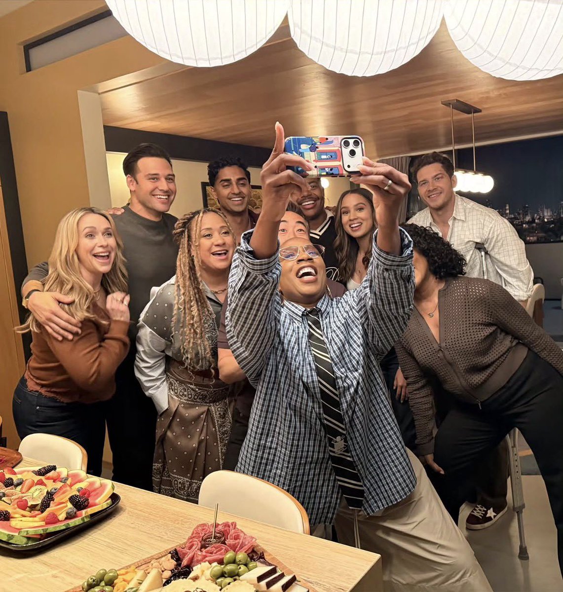911_archive's tweet photo. Oliver with the cast via his IG story🤍🤍 (17 September 2026) https://t.co/APtsO6au8E