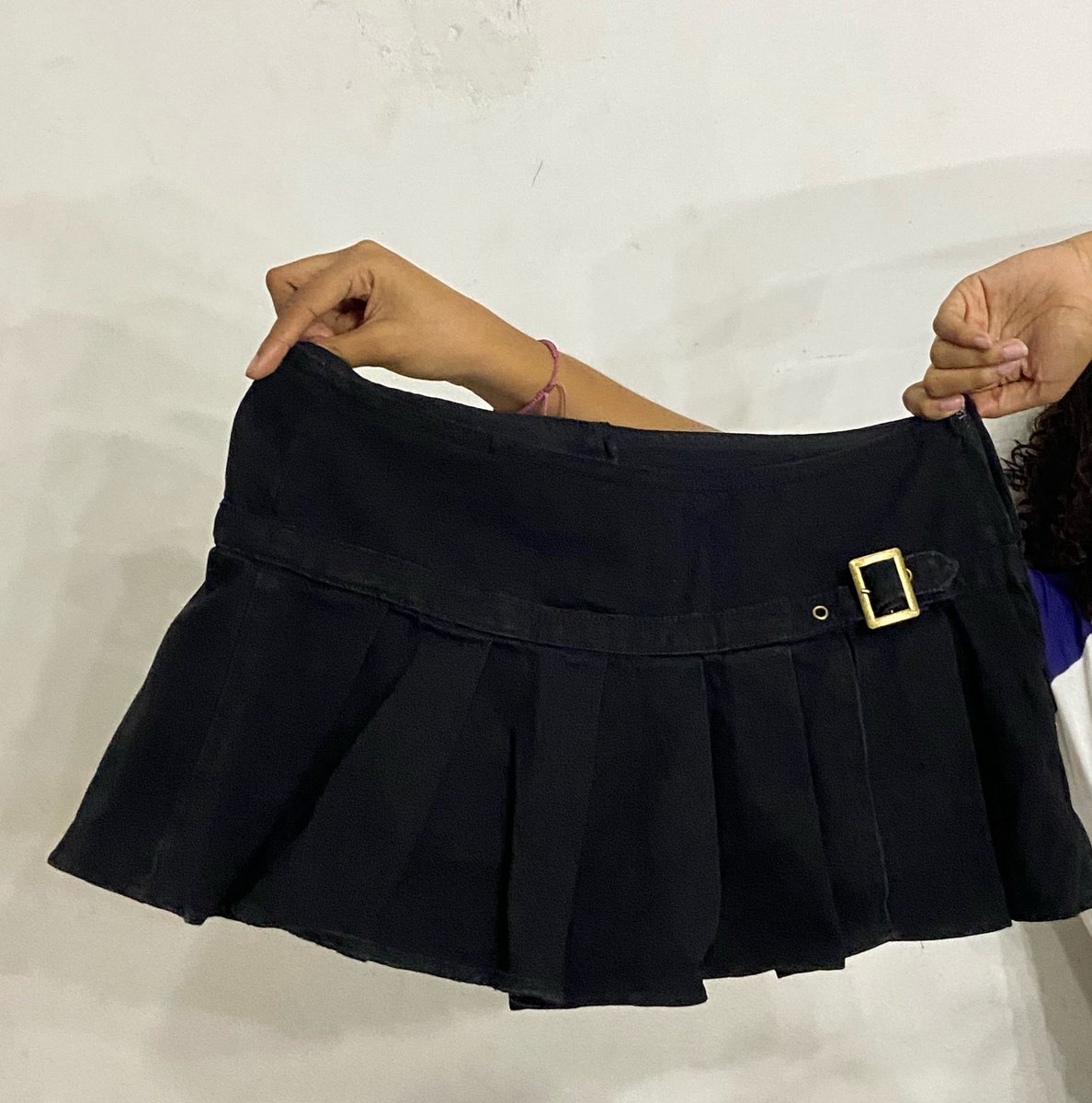 _vantaegguk's tweet photo. holisss amix

estoy vendiendo una faldita que lamentablemente no me quedó, está totalmente nueva y es muy linda 

la vendo al precio de compra 57.000

Entrega inmediata en medellin 

más info al DM https://t.co/76NGYuKicO