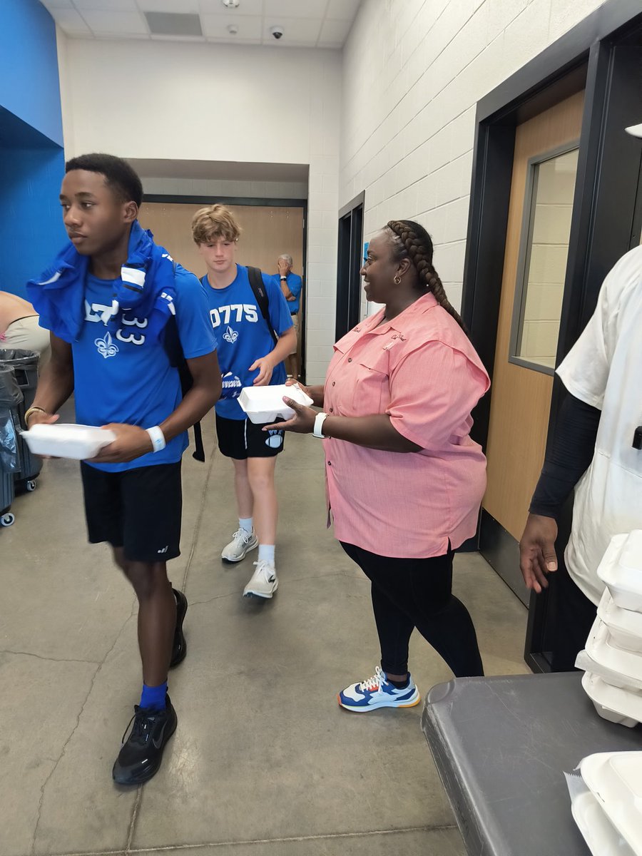 WFHS_FB's tweet photo. 𝐓𝐡𝐚𝐧𝐤 𝐘𝐨𝐮 𝐭𝐨 𝐇𝐚𝐩𝐩𝐲 𝐋𝐈𝐚𝐧𝐝𝐢𝐞𝐫𝐬 𝐚𝐧𝐝 𝐖𝐅 𝐀𝐥𝐮𝐦𝐧𝐢 𝐍𝐢𝐜𝐨𝐥𝐞 𝐂. 𝐇𝐚𝐫𝐫𝐢𝐬 𝐨𝐟 𝐂𝐚𝐭𝐞𝐫𝐢𝐧𝐠 𝟐 𝐔𝐫 𝐒𝐨𝐮𝐥 𝐅𝐨𝐫 𝐒𝐩𝐨𝐧𝐬𝐨𝐫𝐢𝐧𝐠 𝐎𝐮𝐫 𝐓𝐡𝐮𝐫𝐬𝐝𝐚𝐲 𝐌𝐞𝐚��

𝐎𝐄 | #𝐈𝐭𝐬𝐓𝐢𝐦𝐞 https://t.co/fvvoyKOhl1