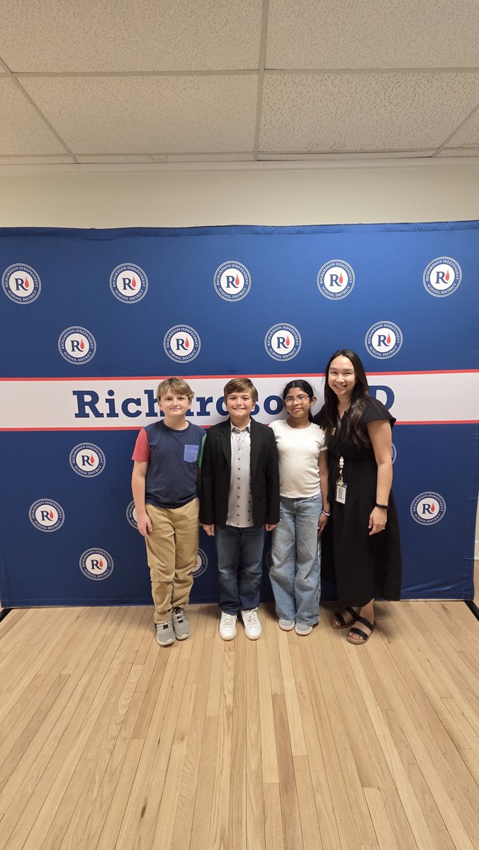 MrsKellyTo's tweet photo. Our amazing students did a great job leading the pledges and representing Northlake Elementary at the RISD Board of Trustees meeting tonight! #RISDDREAMON @MrsCoutant https://t.co/BWDnNEQf56