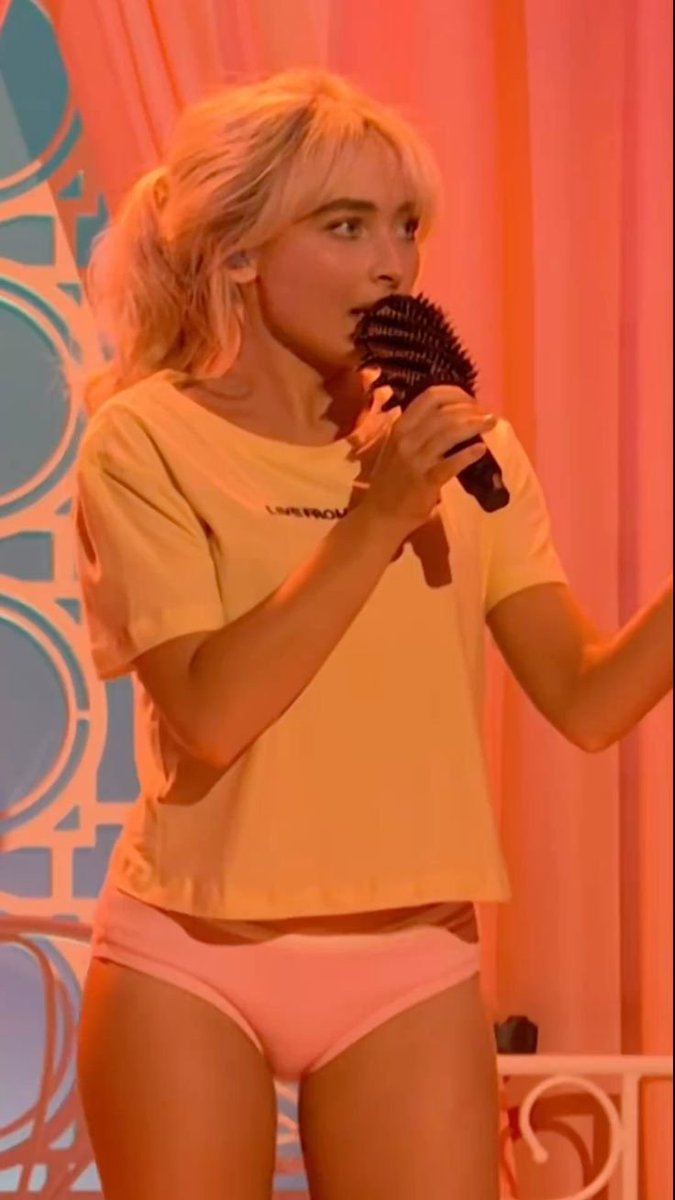 Liminal_02z's tweet photo. Sabrina Carpenter
#celebrity #viral #sexy #sfw https://t.co/h0rL9IRV1k