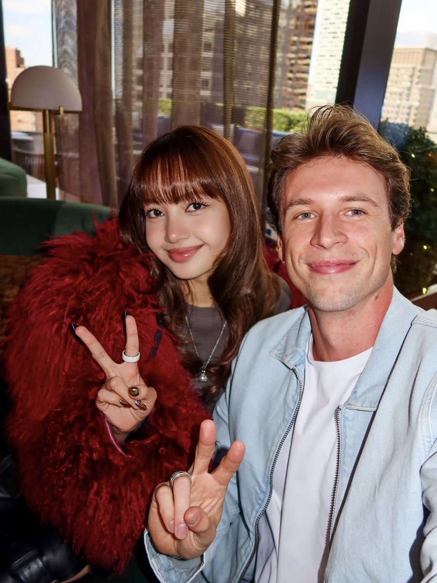 LISANATIONS_'s tweet photo. #LISA with @BruOnTheRadio https://t.co/DJtEGnpQbI