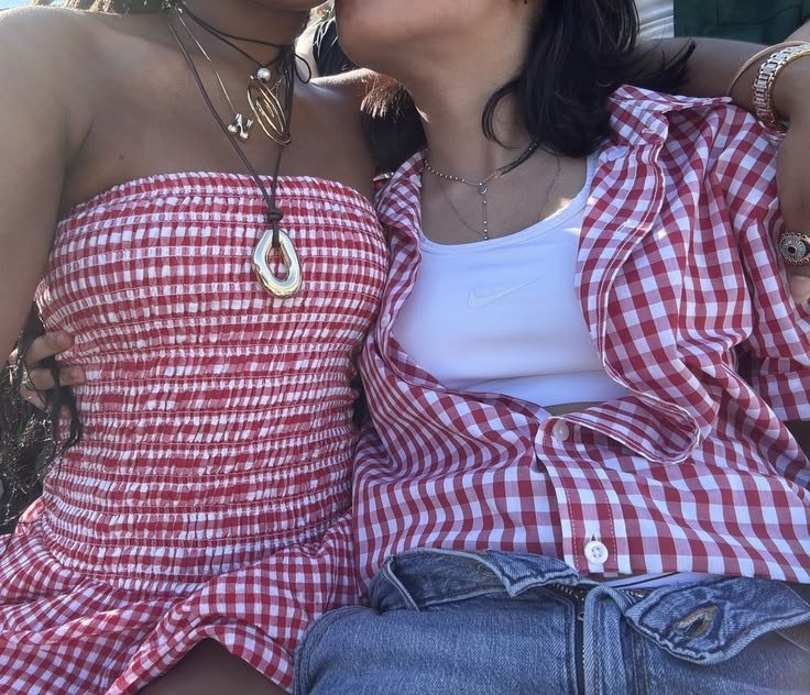 siaofb's tweet photo. OH OK EU PRECISO URGENTEMENTE COMBINAR ROUPAS #siren4butch https://t.co/yqDCezzObi