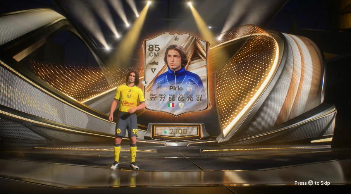 BichoAzulcrema's tweet photo. 🍷 PIRLO ES AZULCREMA!! 🇮🇹🦅

La manifestación funcionó: Andrea Pirlo (leyenda del Milan) se viste de Águila en el sobre de la versión Ultimate.

Clase pura para asistir a #CR7 desde el primer día. La ruleta fue una W total.

¿Cómo les fue a ustedes? 👇
 #FC27 #UltimateTeam https://t.co/hfjwFFRVxF