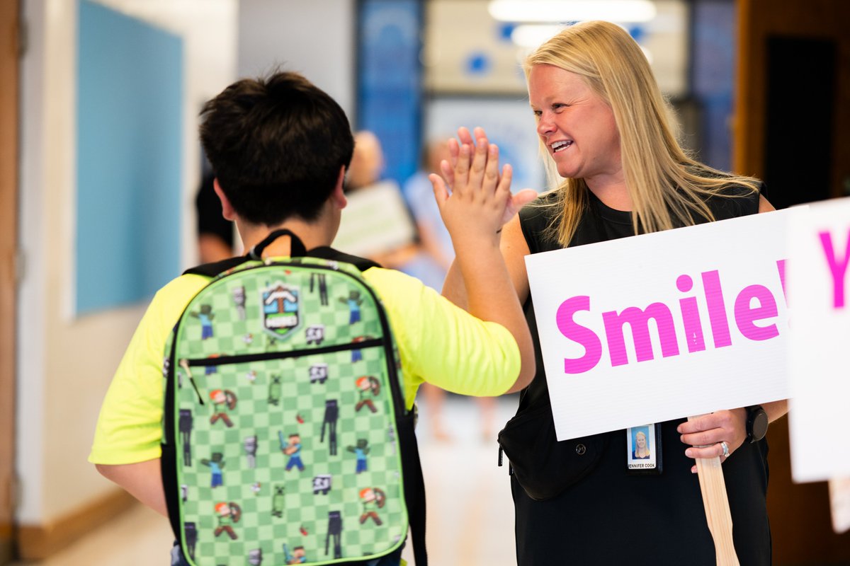 JCPSKY's tweet photo. ☀️ MORNINGS WITH MOMS | Back for the 2026–27 school year! 🎉

Mornings with Moms volunteers surprised Portland Elementary School this morning, welcoming students with cheers and high fives to start the day right!

#WeAreJCPS https://t.co/fEvzx93VHB