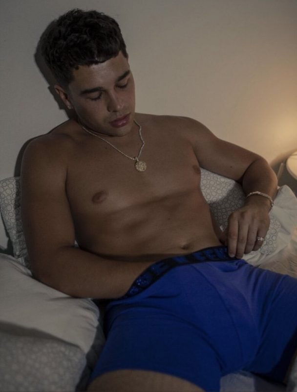 mensframe's tweet photo. austin mahone • savage x fenty (2021) https://t.co/rWIn8EDcv0