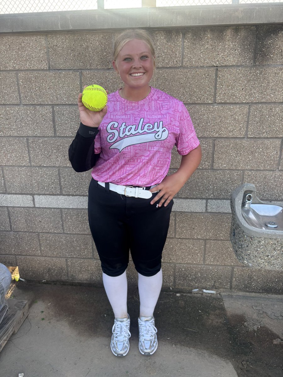KaelynnFeagans_'s tweet photo. ‼️BOMB ALERT‼️💣

First high school home run against Lee’s Summit West in a 17-3 win! Also collected a triple and a double at the plate. Started off in the ⭕️ tonight with 3 K’s, 1 BB, and 3 hits!

@StaleyFalconsSB @TNMojoReynolds @tagupSoftball @LineDsoftball https://t.co/znl8iJfrSB