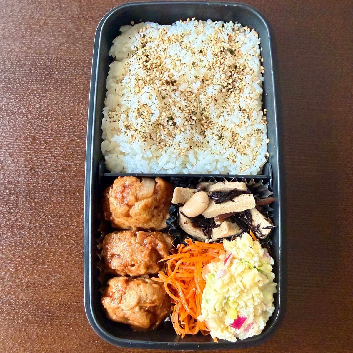 v2_2v6_6v's tweet photo. 9/18(金)のお弁当
おはようございます😃
#お弁当記録 https://t.co/BkoL36wK3x