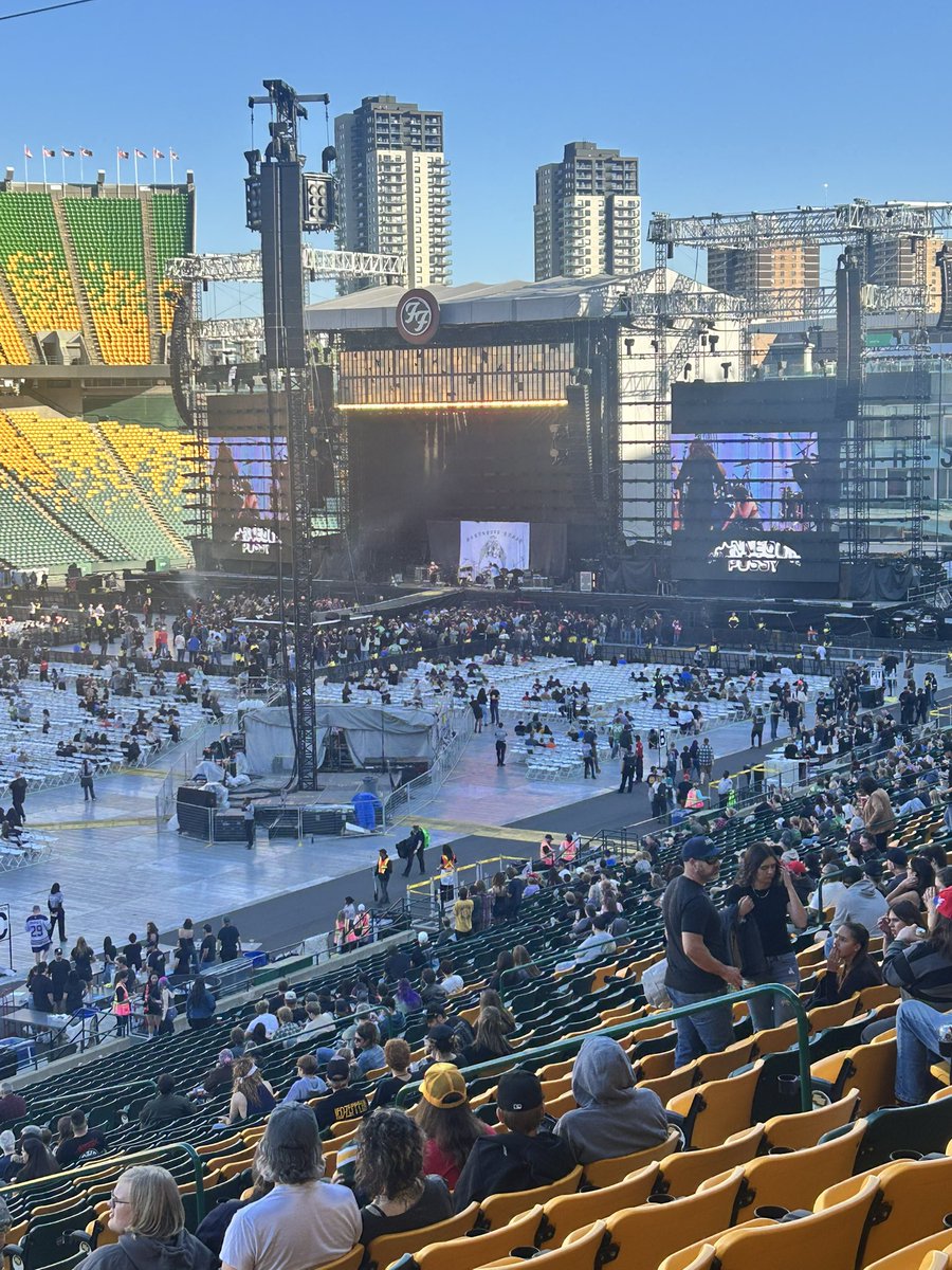 tinman_scott's tweet photo. Can’t complain with free seat upgrades to the lower section from the last row at the top https://t.co/ou1X9p9mGz