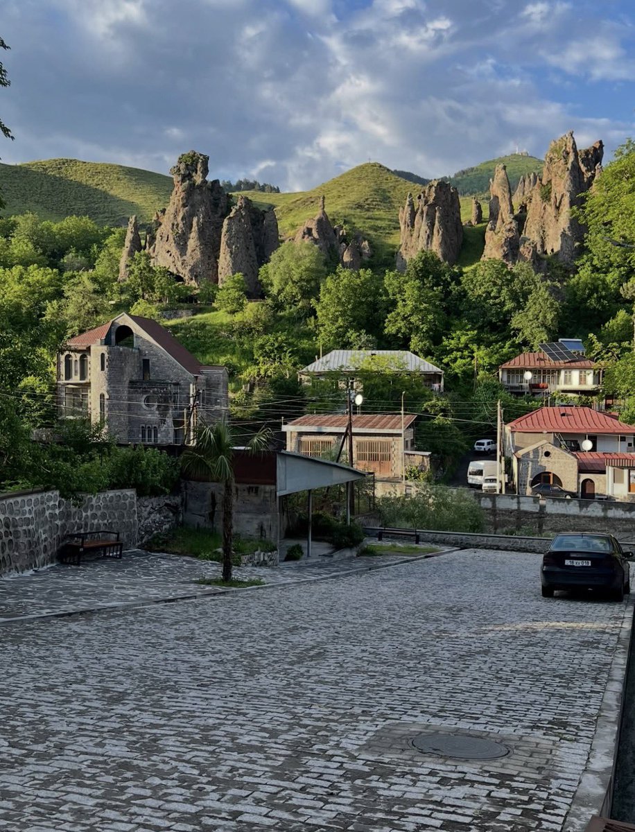teishebaini's tweet photo. Goris, Armenia https://t.co/UuPg0CaW0L