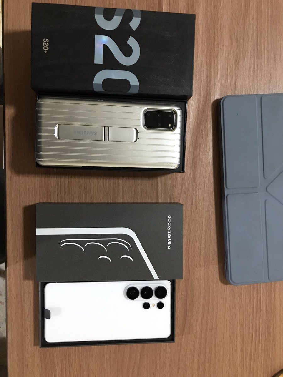 Xxie00D's tweet photo. 新しいスマホ来た！！

S20+ --> S26 Ultra https://t.co/qdnhKX1sKB