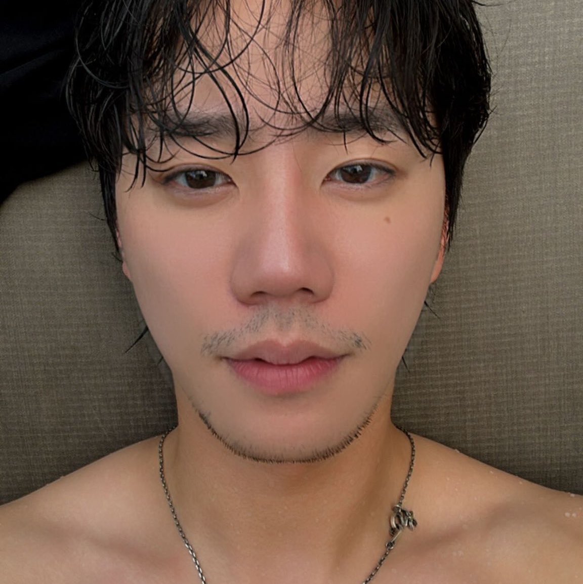junyoungies's tweet photo. lee junyoung with stubble 🤤🤤 >>>>> https://t.co/mOjNVxggBh