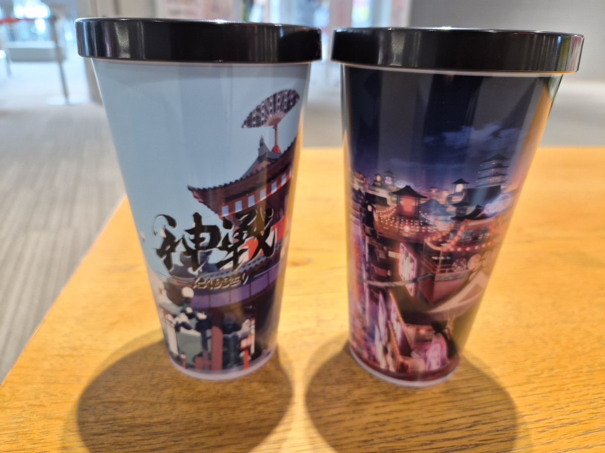 scarlet_0217's tweet photo. ドリンクホルダーも買えた！
欲しかったものアクスタ以外は買えたぜー
後でオフィシャルストアでTシャツと一緒に買おうっと https://t.co/clbw7XYrHf