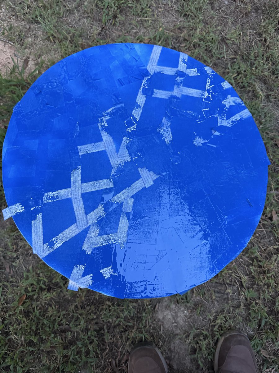 Freetogo_plays's tweet photo. For those that follow me, disregard this. Discord won’t send my images and I just set my Twitter so that only people who follow me can see my posts. Thankfully that’s not many, so ignore the random table picture. I’m working on a cosplay project https://t.co/yRBLnrMxBu