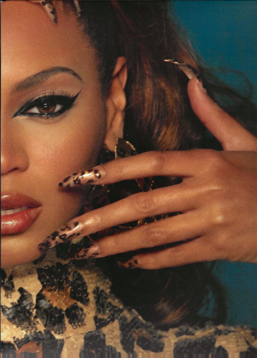 jiggyvisuals's tweet photo. Beyonce #Bday20 vinyl sleeves scanned 📸🔥 https://t.co/1bXGHzVF3l