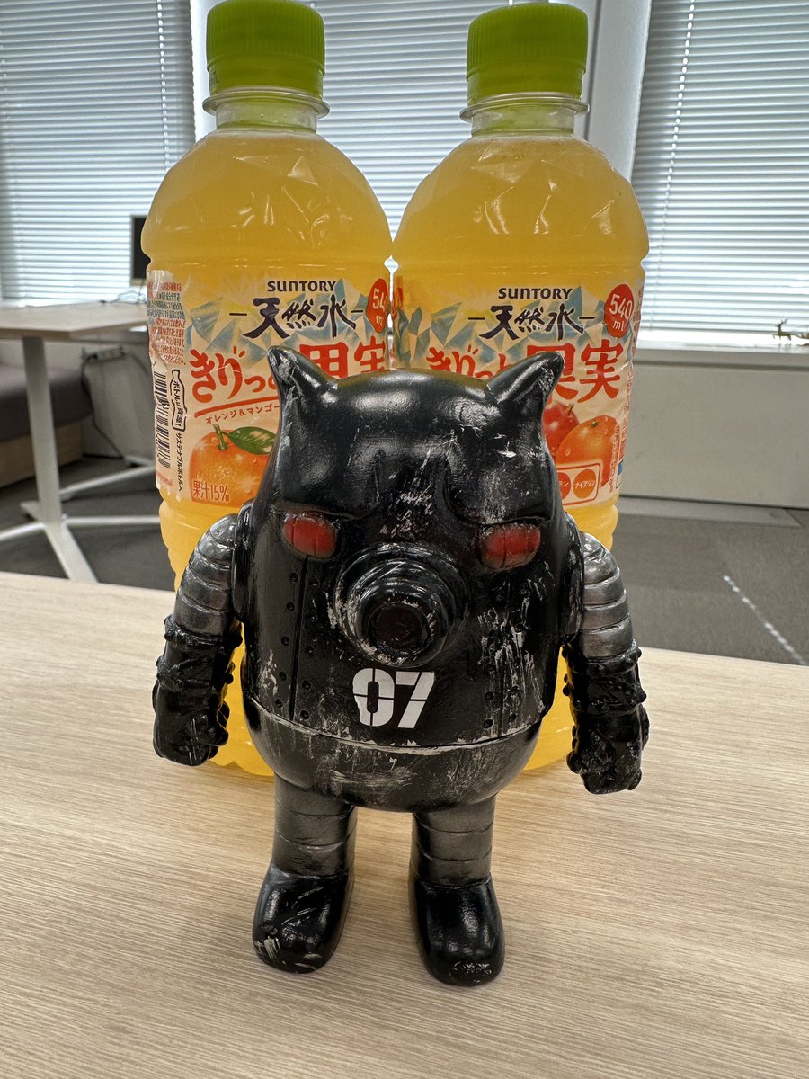 GARI1213's tweet photo. 俺が爆発してもズッ友のお前は受け止めてくれるよな。
#暗黒エンターテイメント
#sofvi #sofubi
#ソフビ https://t.co/cdY98nVNnm
