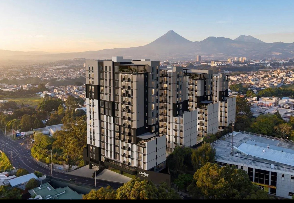 luisangelsas's tweet photo. ¿Construirán 2 edificios de 16 niveles a la par de una de las cabeceras del aeropuerto? Se trata de Novier Trece  en Avenida Hincapié y 25 calle, zona 13. Según el estudio de impacto ambiental se planean construir 46,339 mts2. No sé qué tan aconsejable sea tan cerca de la pista.  ¿Que les parece?