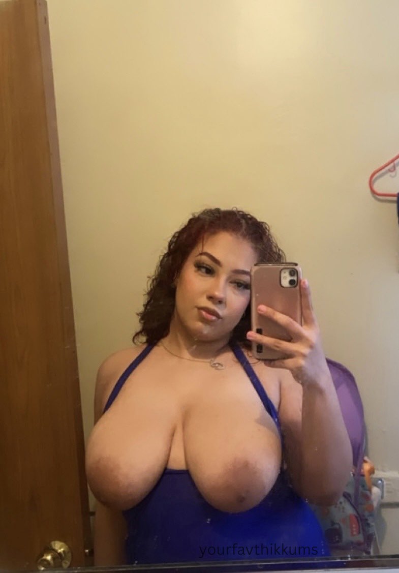yourfavthikkums's tweet photo. Can I be your Goddess baby? https://t.co/NWwg4TsM9z