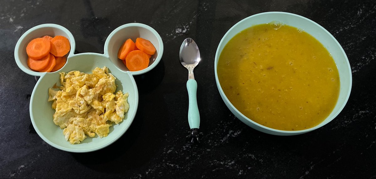 losingpounds0's tweet photo. Wieiad 

- caldo de batata doce com abóbora, ovos mexidos e cenouras 

- shake proteico de morango https://t.co/uMeUrwYhUN