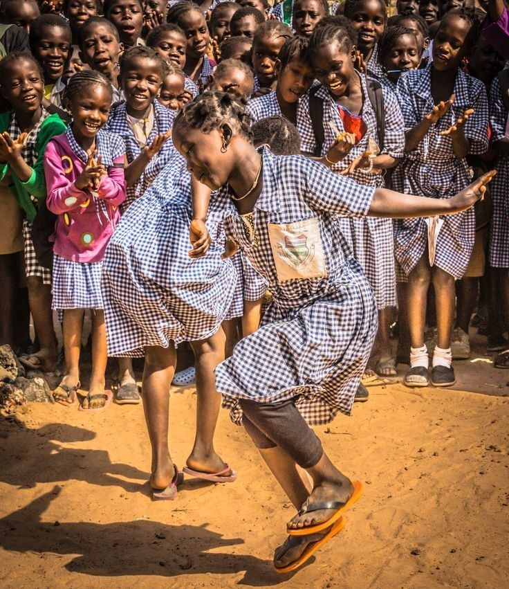 VictoriaKasozi's tweet photo. Our culture lives in our music, clothing, food, crafts, and family traditions. Every generation adds a new chapter to a beautiful story.😊😘 https://t.co/T6bJdIGdPR
