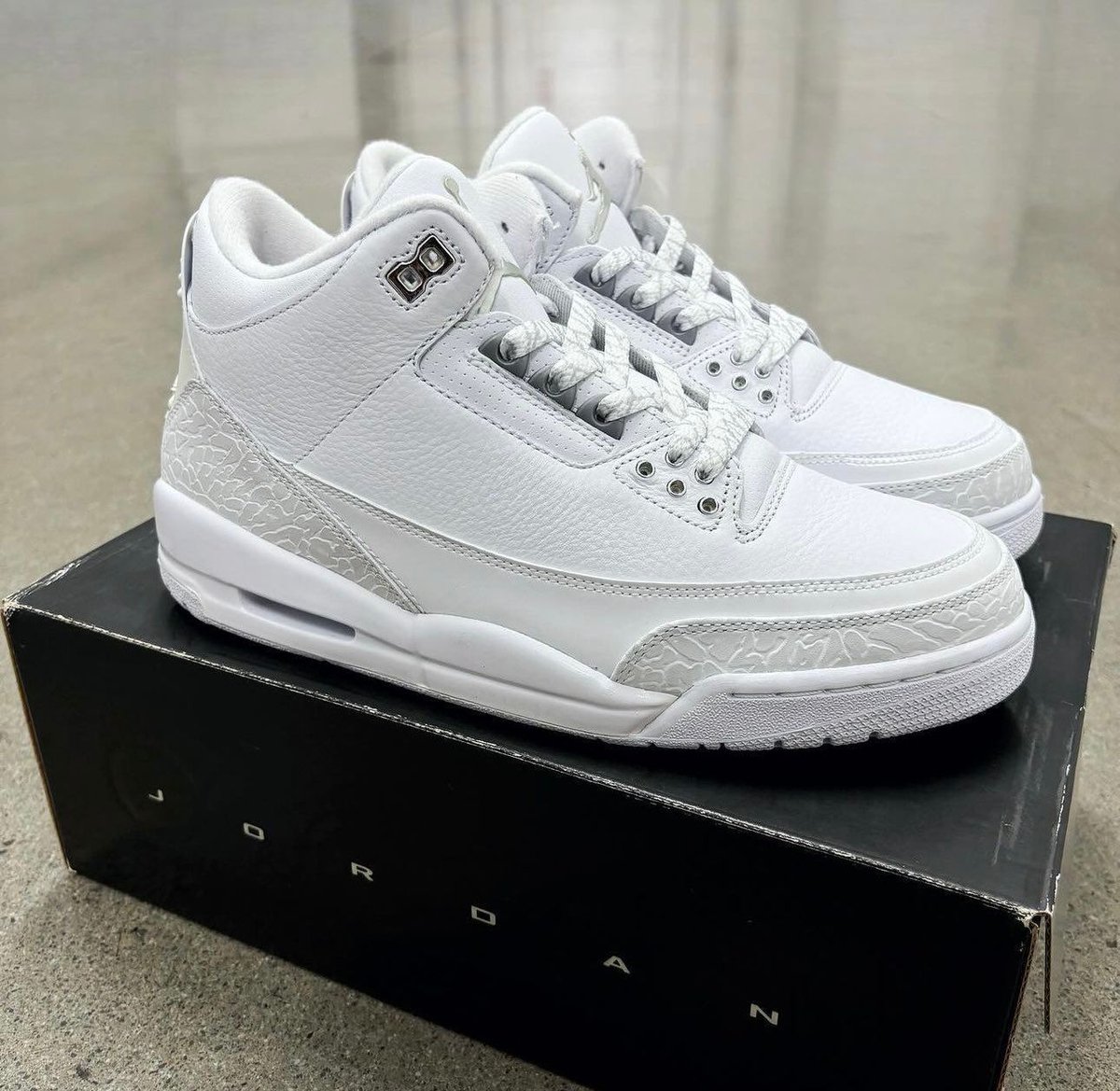 JustFreshKicks's tweet photo. Air Jordan 3 “Pure Money” (2007) 💸 https://t.co/gJR1KYiBdd