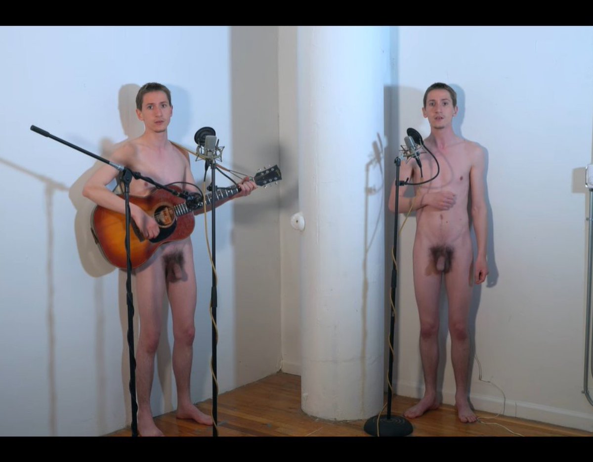 HouseOfAlluring's tweet photo. This is how handsome men should perform https://t.co/MvFDpjTfOv
