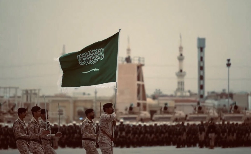 waad_60's tweet photo. لو تامرين الرمل عنّك نلّمه 
ولو تعطشين الدم لك مِنّا مسكوب

أنتي الصدوق الباقية والمهمّه
وأنتي الحبيب وكلّنا قلب محبوب

كلٍّ يحب الأرض لا صارت أمّه
بس عشقنا لك غير حنّا بِك نذوب 🇸🇦 https://t.co/ZevJaTKjPs