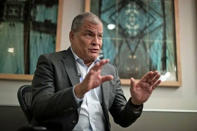 ElDatoEcua's tweet photo. #ElDato 🇪🇨 TIEMBLA RAFAEL CORREA - OPCIONES PARA SU CAPTURA:

- Interpol aceptaría el pedido de extradición de EEUU.

- Rafael Correa podría ser extraído de México en caso de cambiar el refugio.

- El Reino de B��lgica lo entregaría por sus múltiples acusaciones penales y violeaciones al asilo.

- Brasil no lo acogería, por oposición del Congreso.