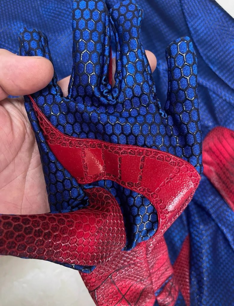 spideyforge's tweet photo. 🕷️ The Amazing Spider-Man Suit 🕸️🔥
Bring the iconic look to life with a handcrafted suit.

👉 Order now at https://t.co/VDHB2t52jY⁠

#amazingspiderman #spiderman #spideysuit #marvel #cosplay https://t.co/jkJ4WKL0wa