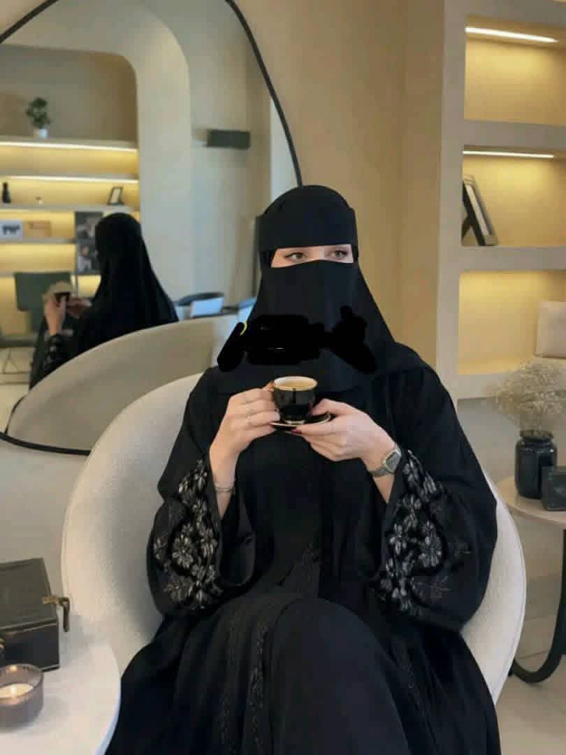 mkkk55115's tweet photo. انا سعودية من تبوك عمري 42 تاجرة ذهب ومجوهرات معروفة وضعي م��تاز واحب الحياة الراقية والاستقرار
#معاذ_مليون_شجره https://t.co/bfnUcCooEa