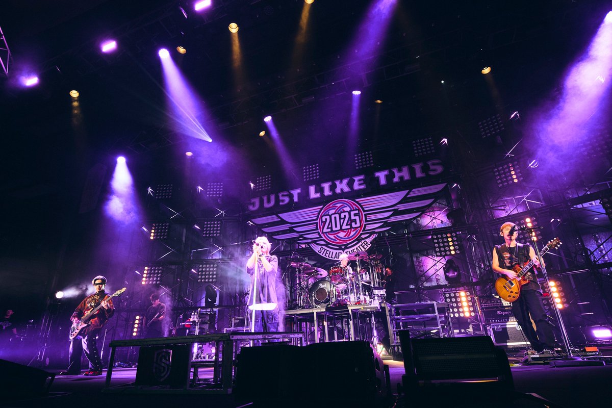 MUSIC_ON_TV_PR's tweet photo. ╭━━━╮
#SPYAIR
𝕁𝕌𝕊𝕋 𝕃𝕀𝕂𝔼 𝕋ℍ𝕀𝕊 𝟚𝟘𝟚𝟝
#SPYAIR_JLT2025
╰ｖ━━╯
恒例の単独野外ライブ
DAY2「History of ANIME」を
明日リピート放送🎸
歴代アニメソング満載😍

🎵オレンジ
他

📅9/24(木)26:30～
📝オンエアリスト公開中
🔗https://t.co/cvqEvH7I3r

#JLT2025
@SPYAIRSTAFF https://t.co/WkzDCBwAzc