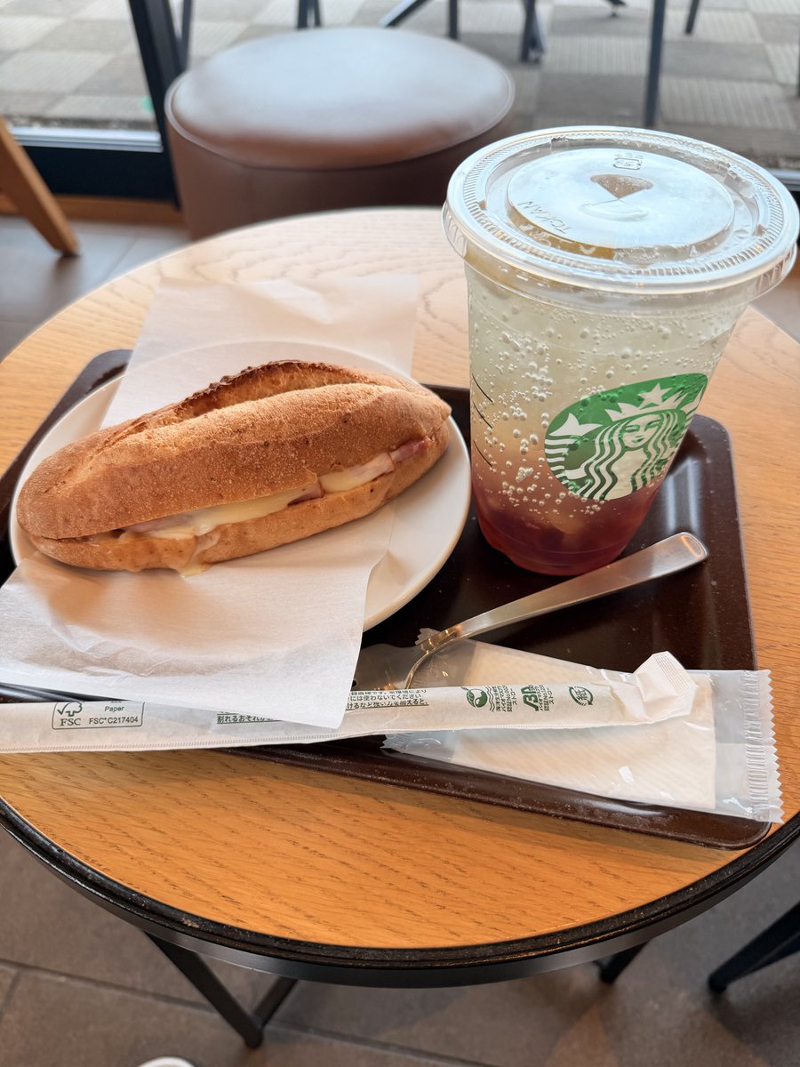 Zerospa11's tweet photo. おはようございます！
スタバからのスタート！
今日も頑張ります💪 https://t.co/i0274gATAr