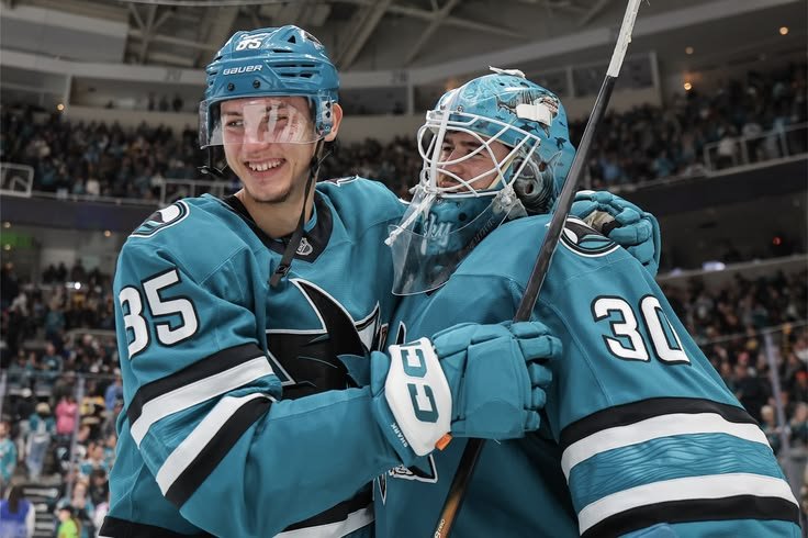 DailySjSharks's tweet photo. Excited about the upcoming season whilst also mourning the players we lost 💔 https://t.co/87gIMEXpFz