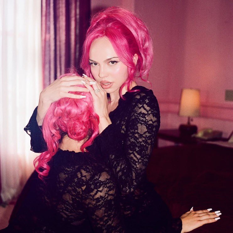 MERMAlDDUST's tweet photo. Surprise! ‘Nicole Kidman’ the music video
out at midnight, along with PRIMA. 💋 https://t.co/txe4BgsW2L