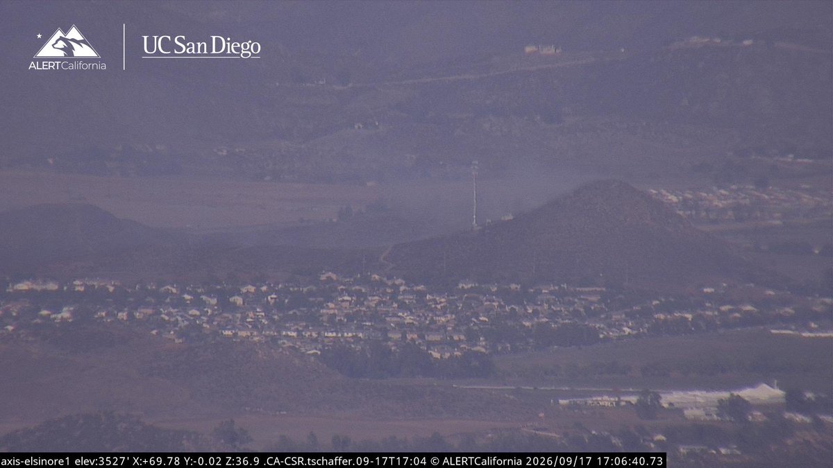 DanielFireTruck's tweet photo. Haven’t heard much radio traffic on this Fire, this is the #GarbaniFire at Menifee Road/Garbani Road, Menifee, Riverside County.
Doesn’t seem like it’s doing much at the moment, 2-3 acres, on a hillside, slow rate of spread, no aircraft is needed. https://t.co/Jhdb76NW8w