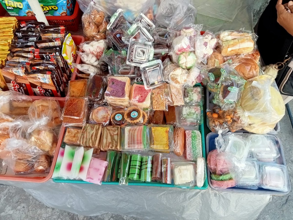findijjkiest's tweet photo. Bismillahirrahmanirrahim..

Semoga di hari ini, besok, seterusnya dagangan ibuku laris manis terus Amin 
Semoga makin banyak yang beli Amin 

Yang mau menitipkan sebagian rezekinya untuk bersedekah Jum'at Berkah masih bisa yaa, boleh banget menitipkan berapapun tanpa batasan🤍 https://t.co/iXAmBb94HC
