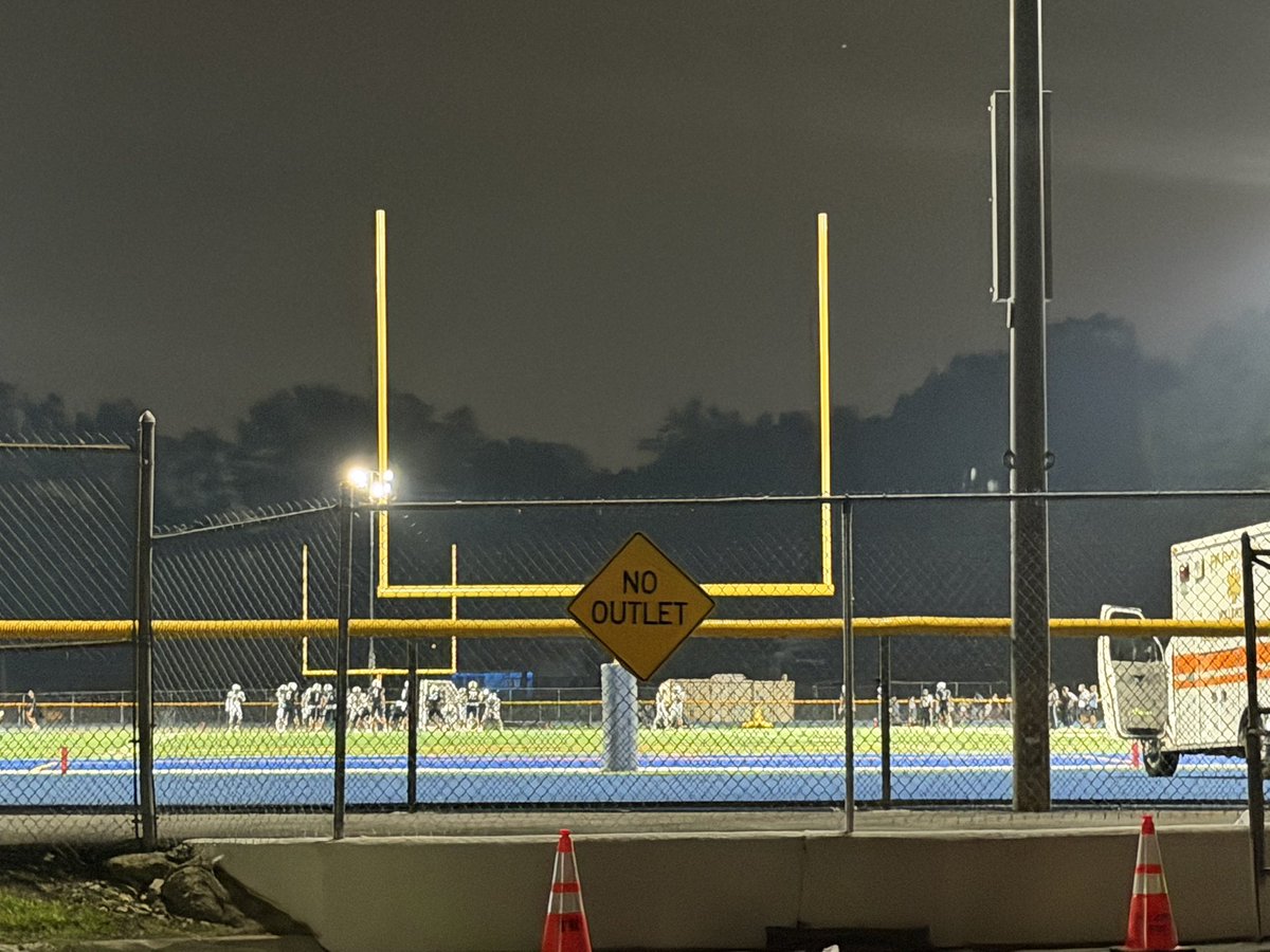 bcarrnjsports1's tweet photo. @NJParamusHS 🏈

Has its 2nd win of the season 
Top @PVALLEY_SPORTS 28-14

@NJScom @Chattermeister 
@pjr_pat 
@bigstatesports Plus https://t.co/pIALi6iRas