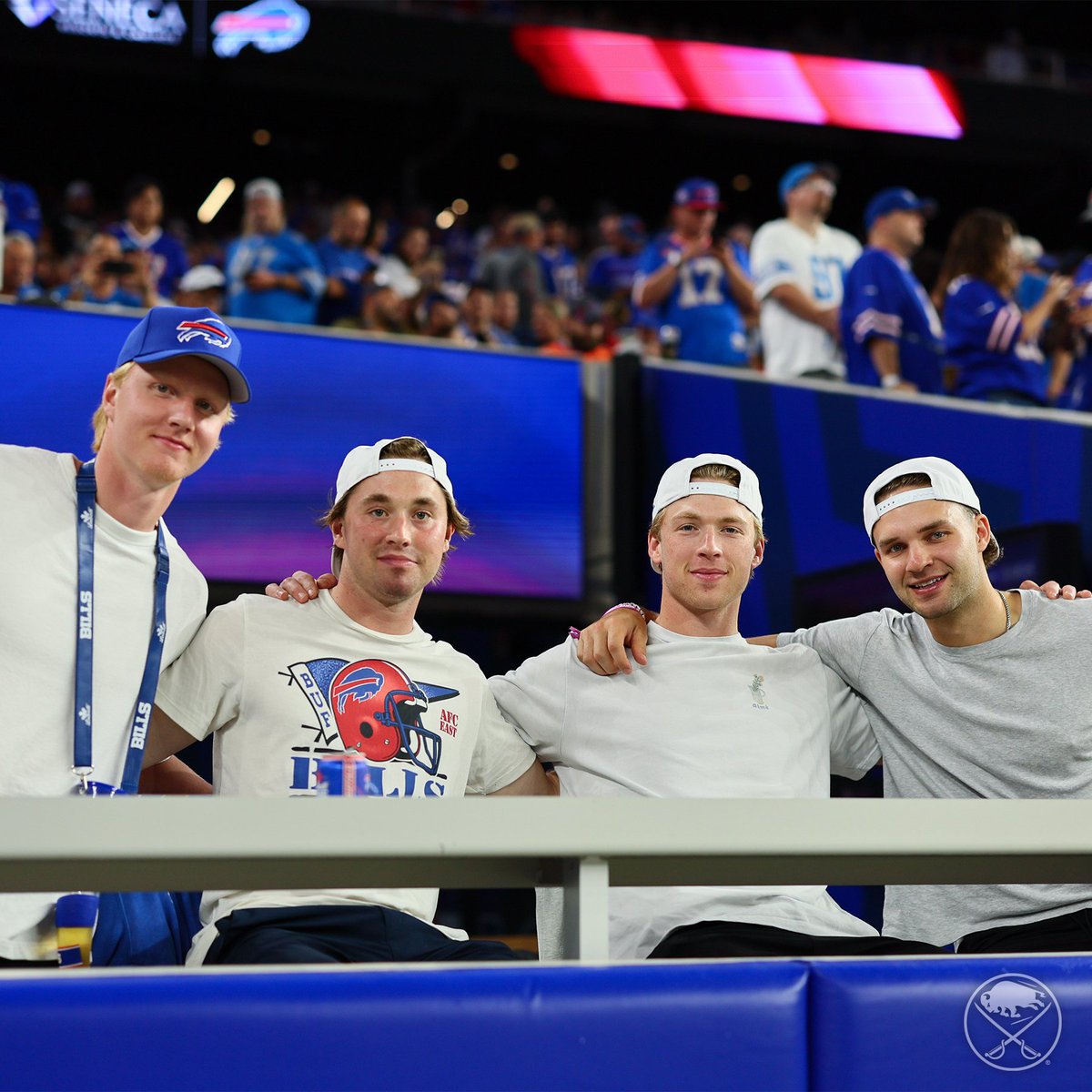 BuffaloSabres's tweet photo. Boys are in the house for TNF‼️

#BillsMafia | @BuffaloBills https://t.co/lGQbdTLAtz