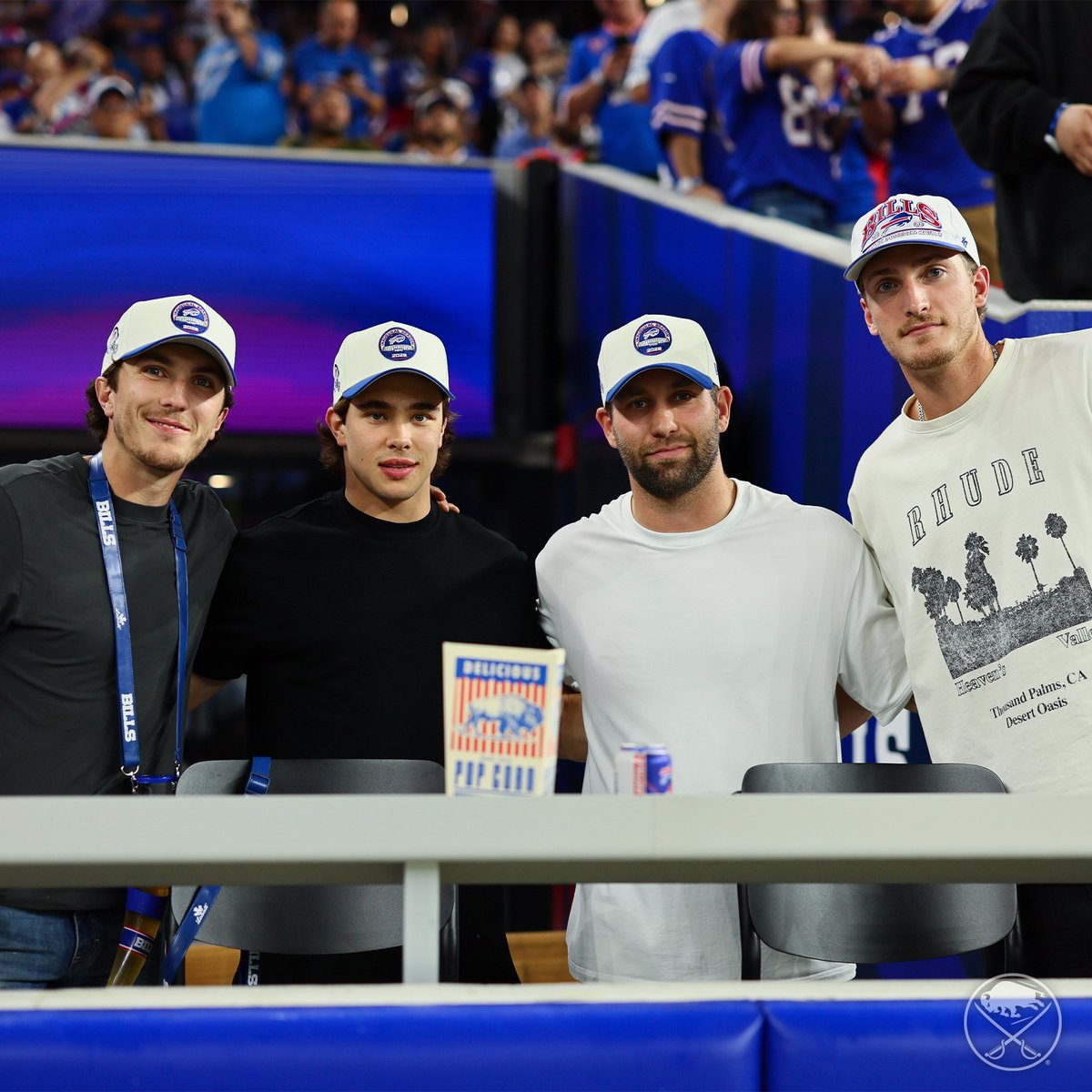 BuffaloSabres's tweet photo. Boys are in the house for TNF‼️

#BillsMafia | @BuffaloBills https://t.co/lGQbdTLAtz