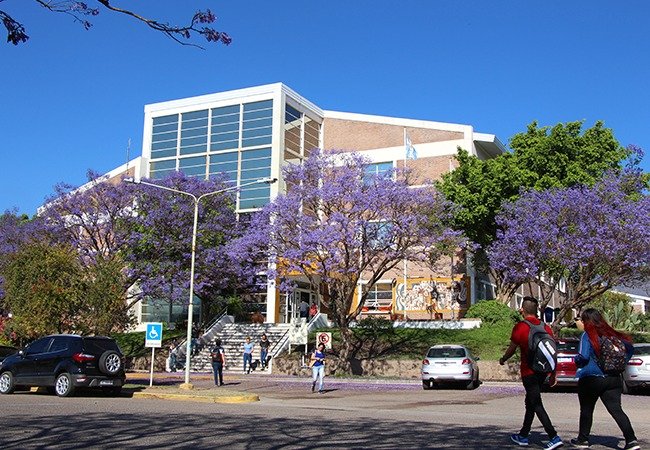 GabyPedrali's tweet photo. ¡Felicidades a nuestra querida @unlaroficial en este nuevo aniversario!

Les envío un cálido abrazo a sus autoridades y a toda la comunidad educativa de nuestra casa de altos estudios.

Que sean muchos años más formando a las próximas generaciones de profesionales y contribuyendo al desarrollo de la provincia.